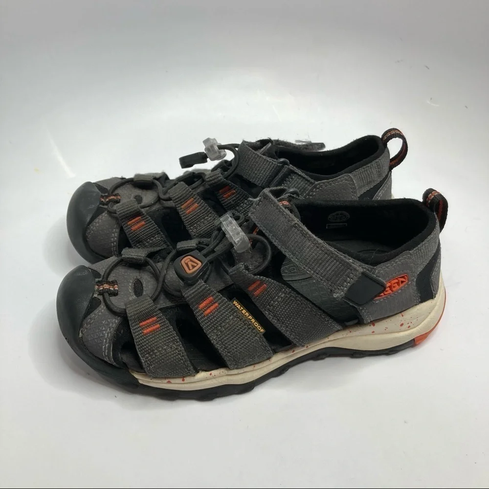 Keen sandals‎ size 1Y